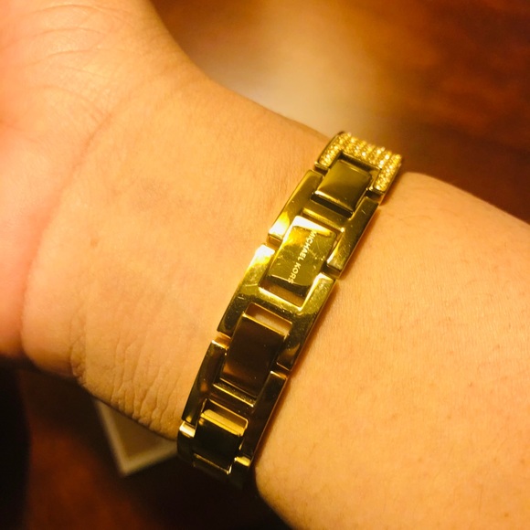 Michael Kors Watch- gently used - Picture 3 of 5